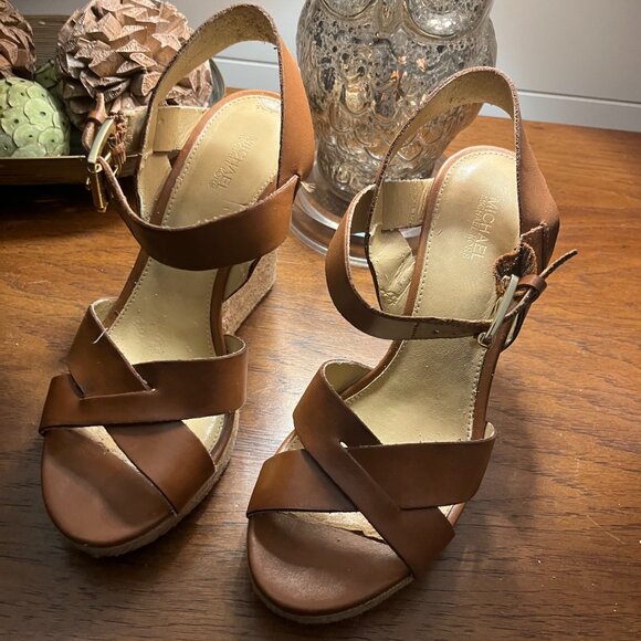 Michael Kors - Picture 2 of 2